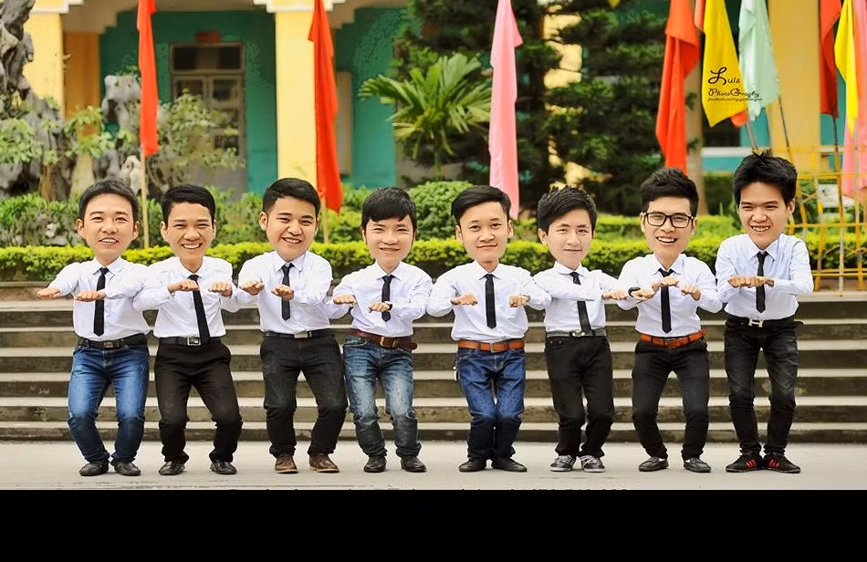 Luôn đề cao sự tự nhiên, tinh nghịch trong những bộ ảnh kỷ yếu, chàng phó nháy trẻ đưa ra một kinh nghiệm để giúp các bạn sinh viên có được những bức ảnh kỷ yếu tuyệt vời nhất, đó là: "Hãy hết mình và đừng ngần ngại!"...