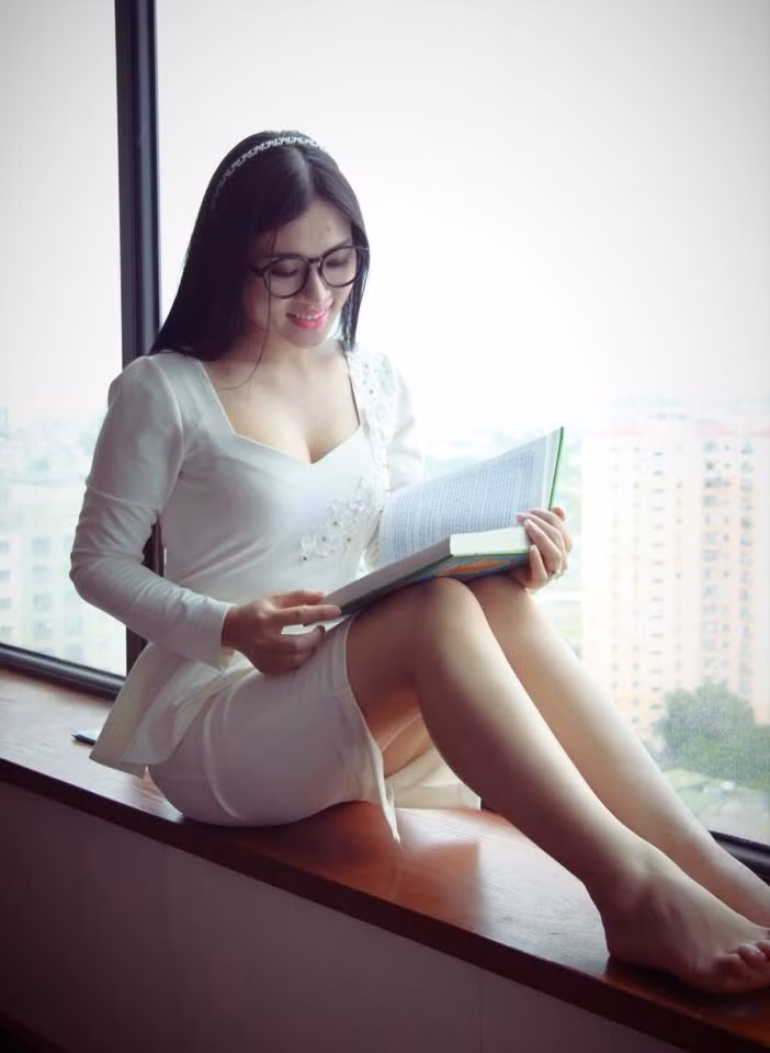 Ở tuổi 35, chị Hạnh vẫn sở hữu vóc dáng cân đối, làn da trắng căng mịn và đặc biệt là khuôn mặt trẻ trung, không có dấu vết của thời gian.