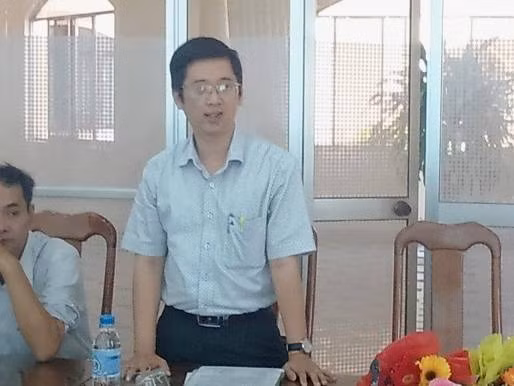Vua trung cu Bi thu Dang uy thi bi dieu tra vu may xet nghiem gia 7,23 ty
