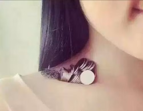 Vừa nhen nhóm hình thành, phong trào mới này đã nhận được rất nhiều sự quan tâm của các bạn trẻ. Trên mạng xã hội hai ngày nay đã bắt đầu xuất hiện hàng loạt hình ảnh những đống tiền xu được xếp vào hõm xương vai của các cô gái.