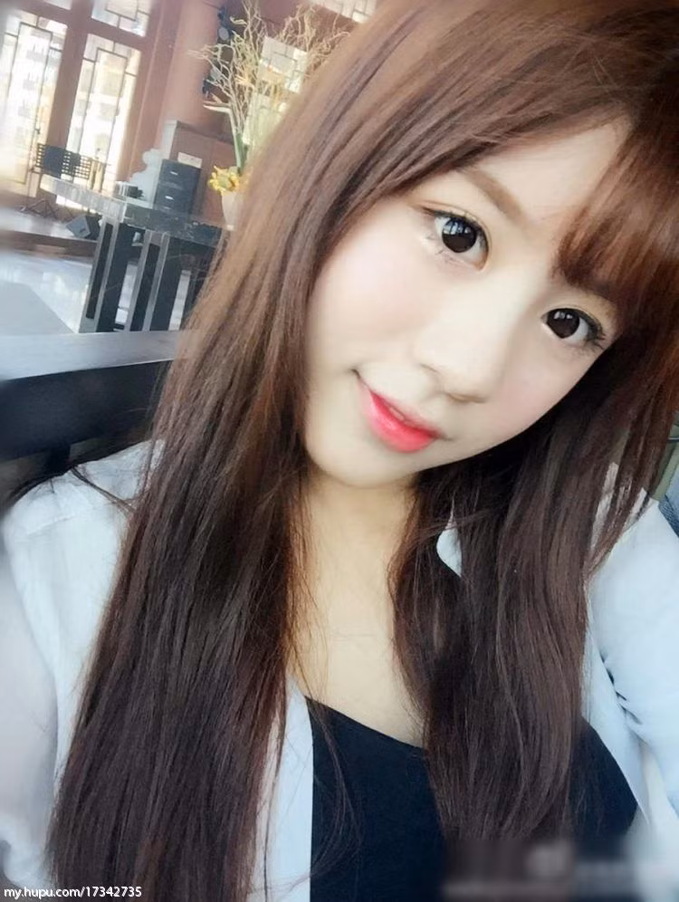 Và việc cô xuất hiện trên mạng Trung Quốc trong bộ ảnh gây sốt vừa qua chỉ là một chiêu trò "hâm nóng", gây thêm sự chú ý với dân mạng.