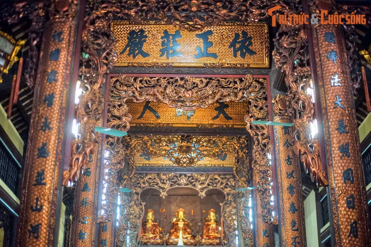 Năm 1932, hoà thượng Thích Thanh Định đến trụ trì, tôn thêm tượng Phật, Bồ Tát trong đền. Kể từ đó cho đến nay, đền Tiên Thị được gọi là chùa Lý Triều Quốc sư.