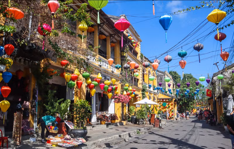 Phố cổ Hội An là một thành phố du lịch nổi tiếng của tỉnh Quảng Nam.