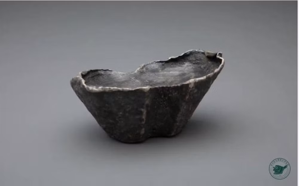 Sau khi phát hiện, thông tin về việc tìm thấy bạc lan rộng và nhiều người dân đã lặn xuống sông để tìm kiếm bảo vật.
