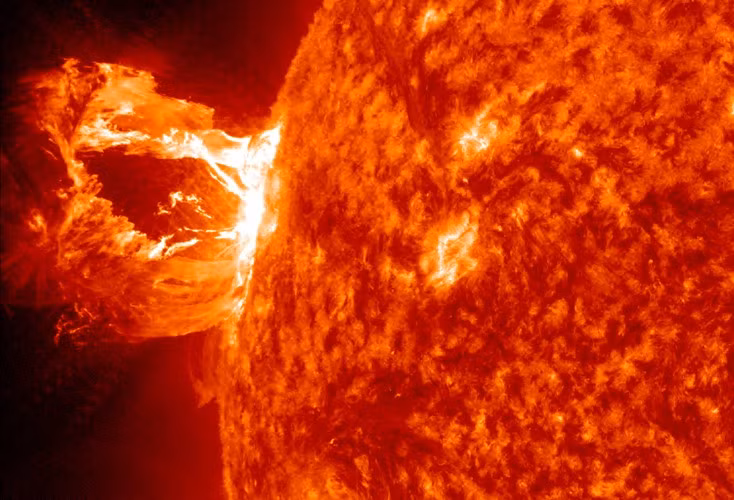 Các nhà khoa học của NASA cho rằng, Mặt Trời có thể đang tiếp tục vào giai đoạn hoạt động sau một thời kỳ tương đối yên bình kéo dài gần một thập kỷ.