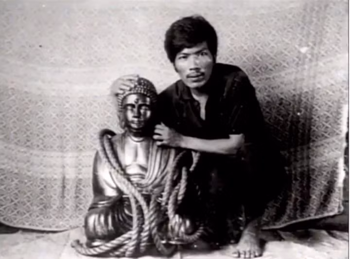 Ngoài ra, Rogelio Roxas còn phát hiện ra một số lượng lớn hộp được sắp xếp gọn gàng và mở ra để tìm thấy 24 thỏi vàng.