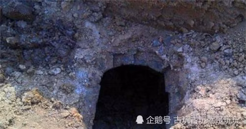 Mặc dù đã có nhiều giả thuyết được đưa ra, nhưng hiện vẫn chưa có giải thích rõ ràng về lai lịch của chiếc đồng hồ Thụy Sĩ trong lăng mộ thời nhà Minh này. Sự xuất hiện của nó vẫn là một bí ẩn khó giải đáp đối với các nhà khảo cổ Trung Quốc. (Ảnh minh họa)