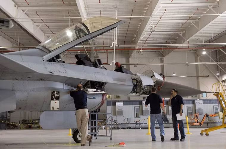 Bên cạnh AIM-120, tiêm kích F-16 cũng được nâng cấp để triển khai bom dẫn đường thông minh GBU-31 JDAM được cho là có thể giúp Seoul tấn công các căn cứ ngầm nằm sâu dưới lòng đất của Bình Nhưỡng trong trường hợp xung đột giữa hai miền nổ ra. Nguồn ảnh: Star-Telegram
