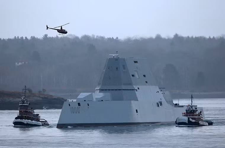 Wertheim một chuyên gia hải quân của Mỹ cho rằng, thông tin về việc tàu USS Zumwalt gặp sự cố động cơ khi đang thử nghiệm trên biển chẳng có gì để đáng nói tới và nó hoàn toàn khác với việc hệ thống động cơ của con tàu này không thể hoạt động khi đang tham chiến ở một chiến dịch quân sự nào đó. Nguồn ảnh: Valley News.