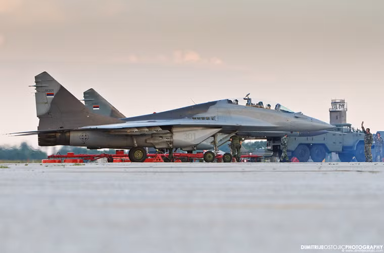 Dự kiến, tổng số vũ khí Nga sẽ chuyển giao cho Beograd ít nhất 6 tiêm kích MiG-29 đã qua sử dụng, 30 xe tăng chiến đấu chủ lực T-72 và 30 xe trinh sát bọc thép BRDM-2. Nguồn ảnh: dimitrijeostojic.com
