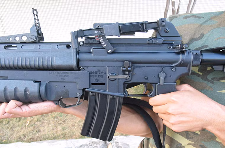 T86 cũng khá giống với T65 và M16 ở 3 chế độ bắn gồm bán tự động, bắn ba viên và hoàn toàn tự động, chúng cũng sử dụng chung cỡ đạn 5.56×45mm của NATO. Các tháo lắp hay bảo dưỡng của T86 cũng tương tự M16, trong khi đó việc bảo dưỡng T65 được cho là khá phức tạp ở các biến thể đầu tiên. Nguồn ảnh: image.tuku.china