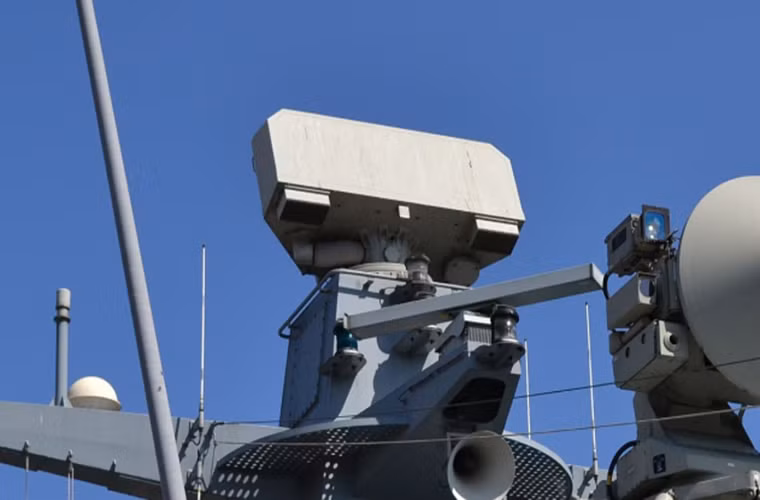 Được biết trước đó, chính phủ Philippines từng đề nghị Mỹ bán cho nước này hai hệ thống radar AN/SPS-77 nhằm tăng cường khả năng giám sát vùng lãnh hải rộng lớn của nước này và sự ổn định trên các vùng biển của Philippines cũng một phần nào đó có liên quan đến an ninh quốc gia của Mỹ hiện tại. Và mối quan hệ giữa Manila và Washington là không thể tách rời bất chấp các bất đồng hiện tại. Nguồn ảnh: DefenseWorld.Net