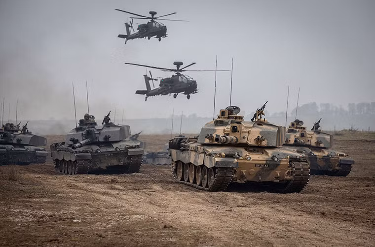 Cũng trong năm nay Bộ Quốc phòng Anh cũng công bố kế hoạch hiện đại hóa Challenger 2 với giá trị ước tính lên tới hơn 800 triệu USD và sẽ là đợt nâng cấp lớn nhất trong vòng 10 năm trở lại gần đây của dòng xe tăng này. Đảm nhận quá trình này sẽ là liên doanh BAE Systems và Rheinmetall Landsysteme. Nguồn ảnh: Reddit.