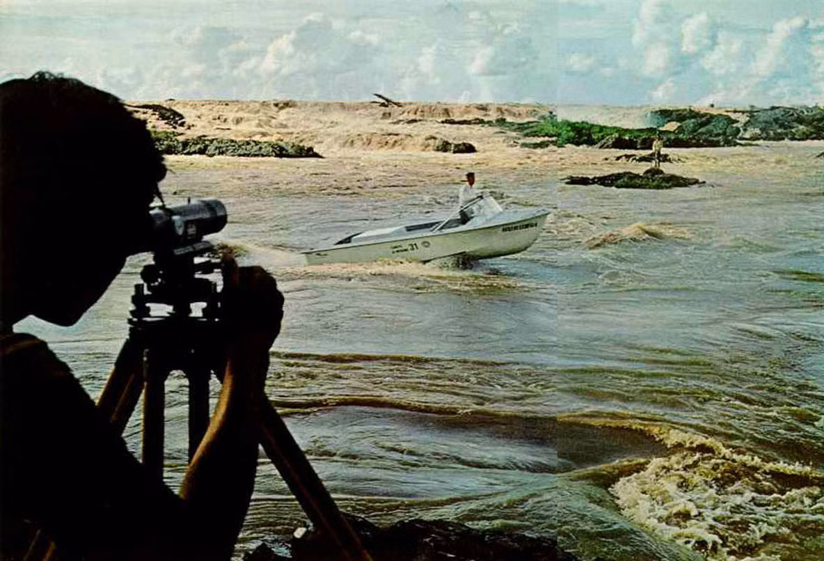 Một ghềnh thác trên sông Mekong năm 1968, đoạn chảy qua Lào.