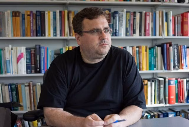 Reid Hoffman từng là một kỹ sư thiết kế trải nghiệm người dùng tại Apple năm 1994 – 1996. 7 năm sau, Hoffman ra mắt LinkedIn. Công ty này hiện có giá trị lên tới 32 triệu USD.