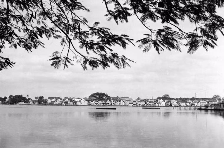 Một góc hồ Gươm.