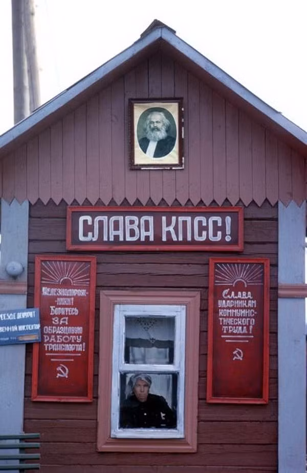 Một trạm bảo vệ đường sắt ở Bratsk, Irkutsk.