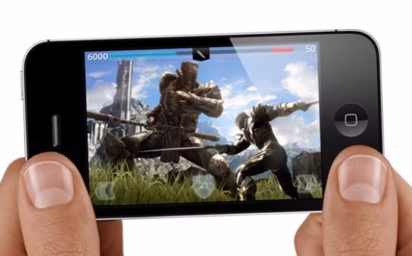  2. Trả lời tin nhắn khi đang mở ứng dụng, chơi game,.. Khi đang ở trong giao diện ứng dụng hoặc trò chơi, người dùng cũng có thể trả lời tin nhắn bằng cách vuốt ngón tay từ mép trên màn hình để mở menu Notification, sau đó chọn tin nhắn trả lời.