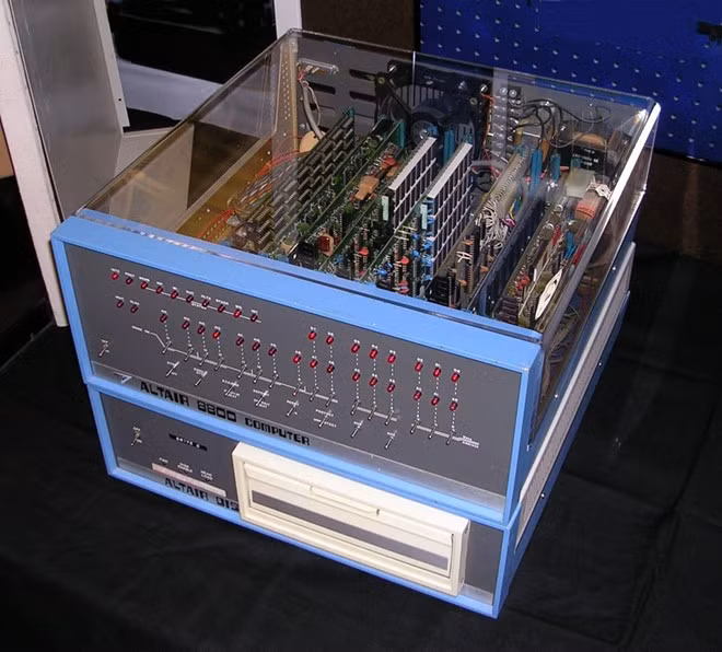 Sản phẩm đầu tiên của Microsoft là phiên bản của ngôn ngữ lập trình BASIC cho máy tính Altair 8800 phát hành năm 1975 - một trong những phiên bản đầu tiên của máy tính cá nhân. Ý tưởng của về Altair 8800 xuất hiện khi Allen và Gates đọc trên tạp chí Popular Mechanics.