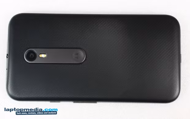 Điện thoại này sẽ chạy Android 5.1.1 khi xuất xưởng.
