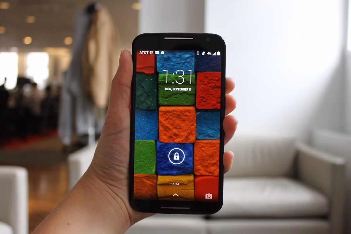 Motorola Moto X mới. Năm 2014, Motorola giới thiệu mẫu Moto X mới nhất vào tháng 9, vì vậy đã đến lúc sản phẩm này có người kế nhiệm. Motorola không nhắc gì đến mẫu điện thoại tiếp theo nhưng một website có tên STJS Gadgets Portal khẳng định đang nắm trong tay cấu hình của Moto X mới mà Motorola đang thử nghiệm. Dựa trên những gì trang này đưa, thiết bị sẽ dùng màn hình lớn hơn, nét hơn, camera tốt hơn và pin dài hơn.