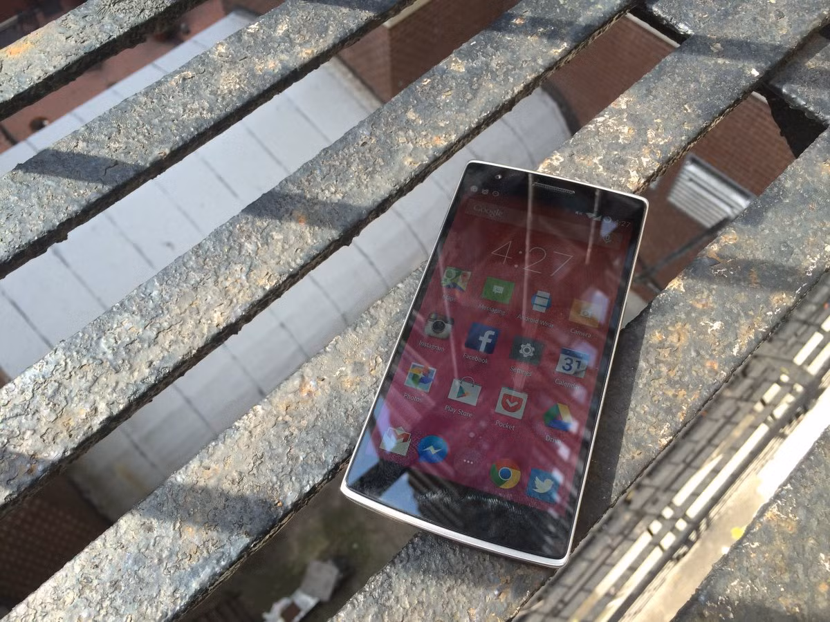 OnePlus. OnePlus One đặc biệt phổ biến nhờ giá rẻ nhưng cấu hình không thua kém các smartphone Android hàng đầu. Công ty Trung Quốc dự định giới thiệu mẫu máy mới vào ngày 27/7 này. Nó có thể dùng thiết kế mới kết hợp kim loại và máy quét vân tay tốt hơn cả Touch ID trên iPhone.