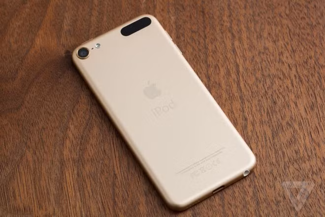 Lần đầu tiên, iPod touch có thêm bản màu vàng (gold) giống iPhone, iPad và cả dòng MacBook 12 inch đời mới từ Apple.