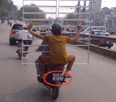 Chủ nhân chiếc xe này còn khẳng định mình đi "tuyến cố định".