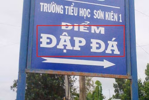 Một tấm biển thông báo có nội dung dễ gây... hiểu nhầm.