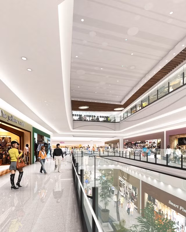 Nằm trong chuỗi dịch vụ "chuẩn Nhật Bản" vì thế, Aeon Mall Long Biên thu hút khách thăm quan, mua sắm bằng cách cam kết cung cấp các dịch vụ, chương trình, tiện ích chuẩn 5 sao. Nhiều tiện ích như nhà vệ sinh, khu trang điểm, phòng trẻ em (baby room) là những điểm riêng của TTTM này.