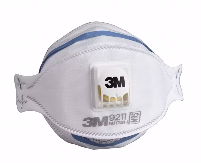 Khẩu trang 3M có hình dáng phù hợp đảm bảo độ kín. Tuy nhiên, sản phẩm có kiểu dáng không quá thời trang.