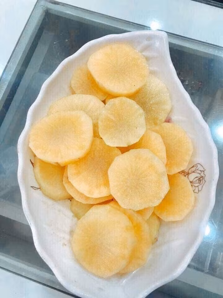 Chữa bệnh ngoài da như ghẻ lở, làm liền sẹo nhanh chóng: Sử dụng lá, rễ cây sâm đất đem rửa sạch rồi đun lấy nước tắm sẽ giúp chữa các chứng bệnh ngoài da.