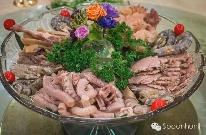 Bộ phận sinh dục động vật: Người dân Trung Quốc tin rằng tiêu thụ bộ phận sinh dục của một con vật khác làm tăng sự cường tráng của đàn ông. Nhiều loại dương vật được người dân nước này ưa chuộng là bộ phận sinh dục của lừa, hươu, cừu, bò, rắn, ngựa, chó, hổ…