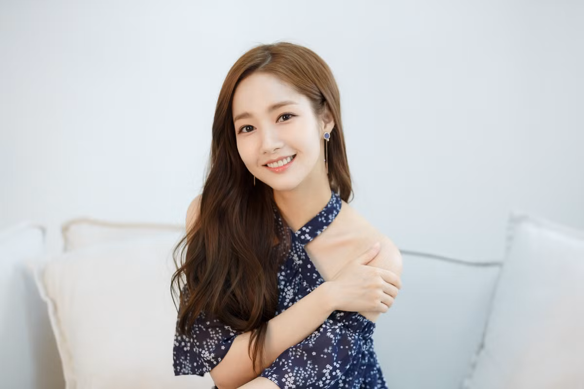 Nữ ca sĩ Seo In Young là một ví dụ điển hình trong việc dùng chuối để giảm cân. Nhờ ăn chuối, cô đã giảm được 2-3kg trong một tuần.