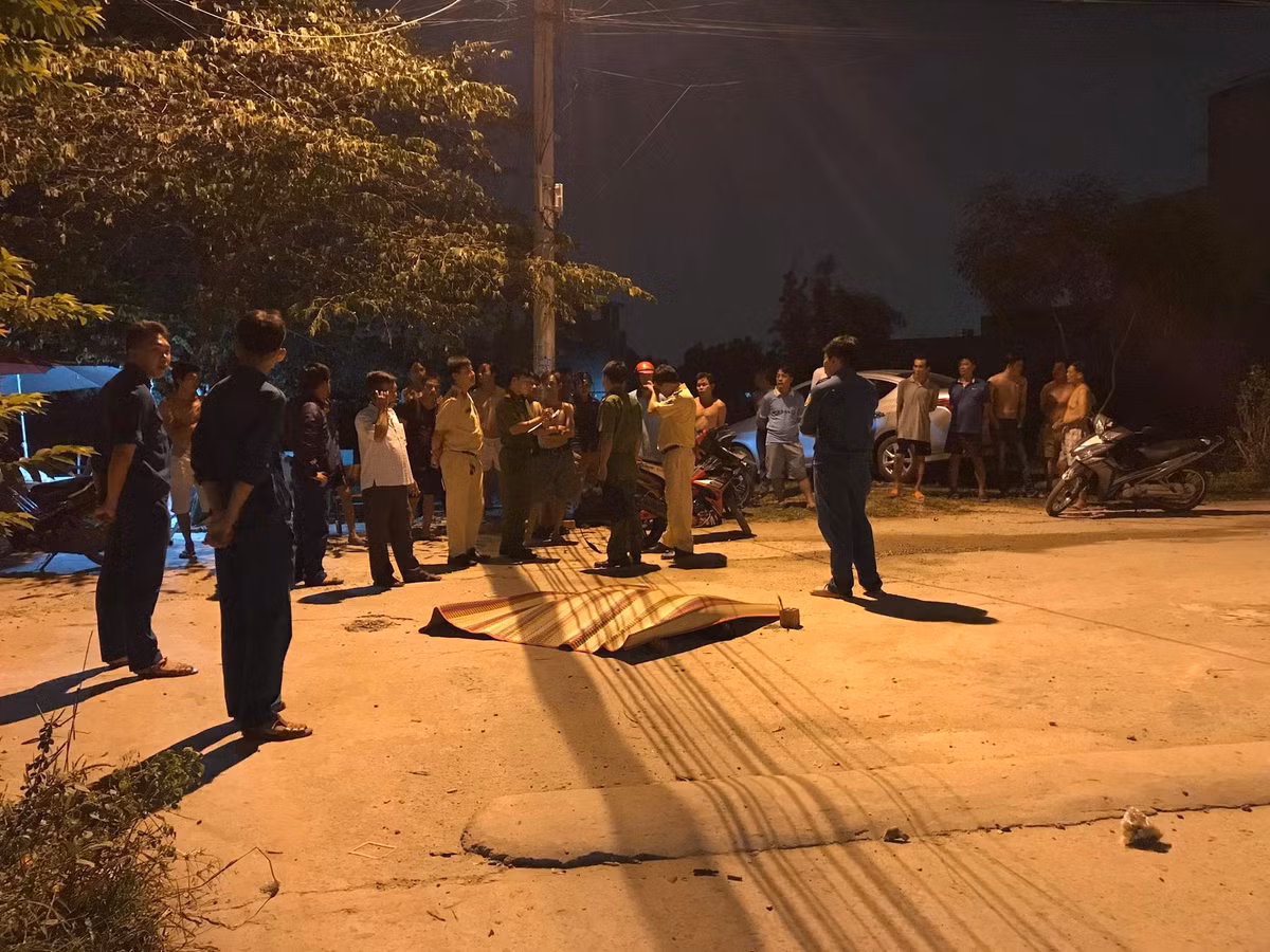 Vừa dừng xe, người đàn ông đột ngột tử vong Vua dung xe, nguoi dan ong dot ngot tu vong