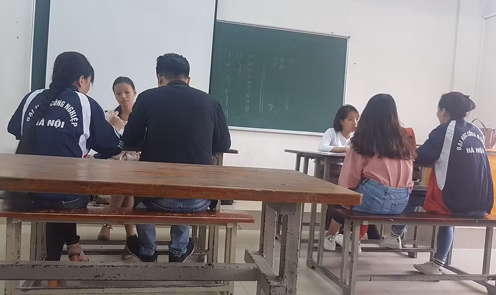 Tien ti “chong truot” dau ra ngoai ngu tai Dai hoc Cong nghiep Ha Noi-Hinh-3