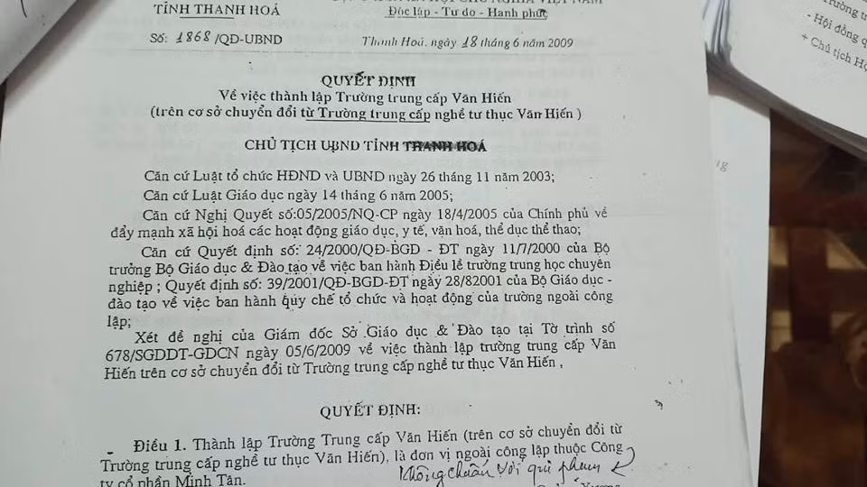 UBND Tinh Thanh Hoa ra quyet dinh sai, truong trung cap Van Hien khon don? (Ky 1)