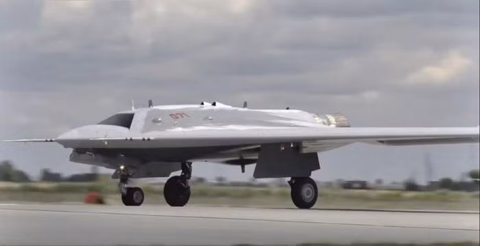 "Nếu động cơ mới nhất cho UAV chưa sẵn sàng thì không thể làm cho một chiếc máy bay không người lái dạng cánh bay có thể di chuyển với tốc độ tương đương", bình luận nêu rõ.