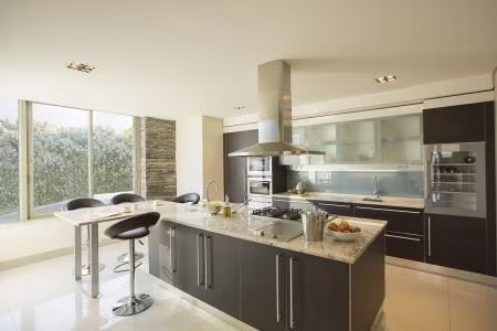 Khi sửa chữa, trang trí, ngoài không nên động chạm đến phong thủy tổng thể của căn nhà nếu không phải điều chỉnh, cần phải cố gắng bài trí các vị trí trong nhà như tài vị, quan vị sao cho phù hợp phong thủy để giúp gia chủ vượng nhân đinh, vượng tài lộc. (Bài viết chỉ mang tính tham khảo, cung cấp nội dung trắc nghiệm vui cho bạn đọc).
