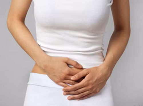 Tiểu khó. Tiểu khó, tiểu rát thường do nhiễm trùng. Nó khó chịu nhất sau khi quan hệ tình dục. Nếu tình trạng kéo dài hơn 2 ngày, bạn nên đến bác sĩ kiểm tra. Nếu cơn đau chỉ xảy ra 1 hoặc 2 lần sau quan hệ tình dục, đây có thể là dấu hiệu việc thiếu chất bôi trơn.