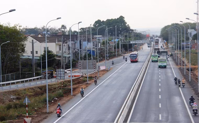 Nút giao thông QL1 (ngã 3 Dầu Giây) vào ra đường cao tốc TP HCM-Long Thành-Dầu Giây (thuộc huyện Thống Nhất, tỉnh Đồng Nai) trước ngày thông xe.