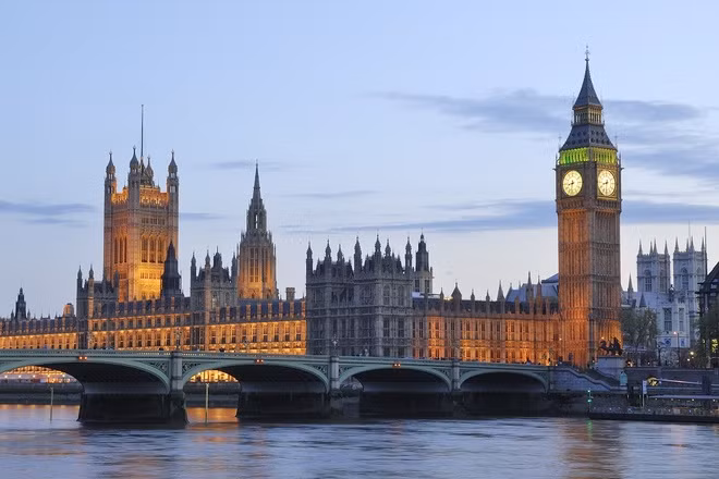  London là một trong những thành phố có sự đa dạng văn hóa cao trên thế giới, Theo thống kê, có khoảng 25% cư dân của London được sinh ra bên ngoài nước Anh. Trong quá khứ, London đã có rất nhiều tên: Londonium trong Cuộc xâm lược của La Mã, Ludenwic trong thời Saxon, và Ludenburg trong vương quốc của Alfred Đại đế.