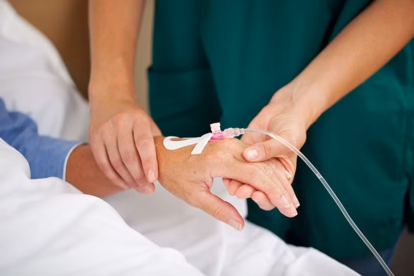 Có thể tử vong do lạm dụng truyền dịch, truyền nước Co the tu vong do lam dung truyen dich, truyen nuoc