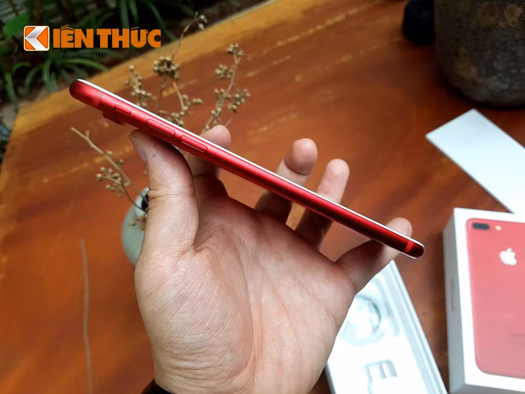 Cạnh bên của sản phẩm.