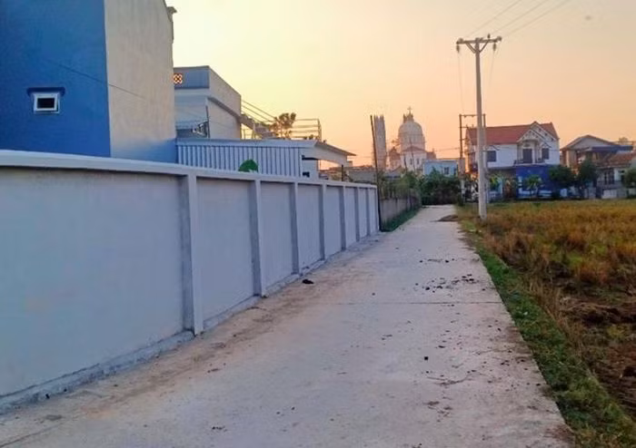  Cựu chủ tịch xã vì "hô biến" gần 13.000 m2 đất trồng lúa thành đất ở: Ngày 3/12, Công an tỉnh Thái Bình đã khởi tố bị can ông Nguyễn Văn Quý (57 tuổi, nguyên là Chủ tịch UBND xã Minh Tân, giai đoạn 2012 đến năm 2018). Ông Qúy trong thời gian đương chức đã chuyển đổi sai quy định gần 13.000 m2 đất ruộng thành đất ở. 