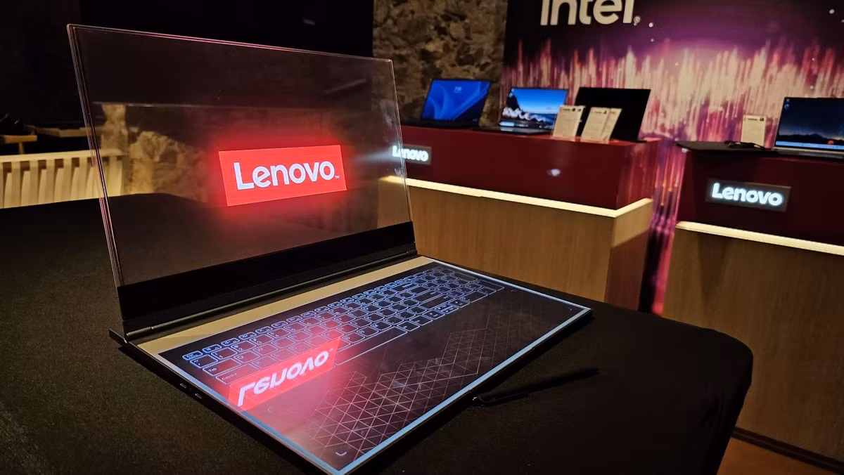 Lenovo thường giới thiệu những khái niệm kỳ quặc tại các triển lãm thương mại. Năm ngoái chúng ta đã được nhìn thoáng qua một chiếc máy tính xách tay trong suốt tại Mobile World Congress. Tuy nhiên lần này chiếc laptop với màn hình cuộn là sản phẩm thương mại thực thụ.