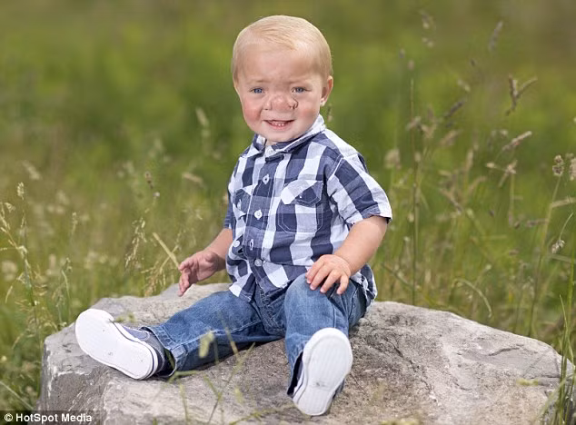 Dù phải chịu nhiều đau đớn nhưng Ollie luôn mỉm cười. Hiện Ollie hồi phục khỏe mạnh, thích chơi đùa cùng chị gái Annabelle và là một cậu bé thông minh, vui nhộn.