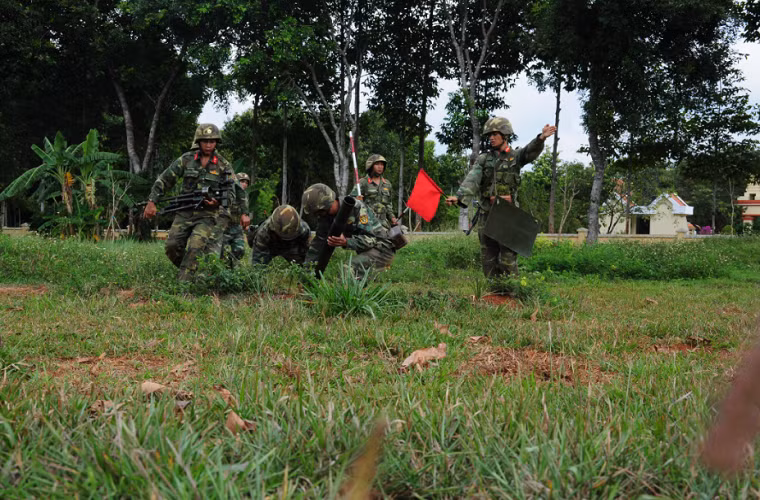 Trong biên chế Quân đội Nhân dân Việt Nam hiện nay mà rõ hơn là Lục quân Việt Nam, các loại pháo cối thường được biên chế từ cấp đại đội trở lên trong đó có các loại cối 60mm, 82mm và 100mm... Trong đó có hỏa lực mạnh nhất và có tầm bắn xa nhất là cối 100mm. Nguồn ảnh: Báo Quân khu 7.