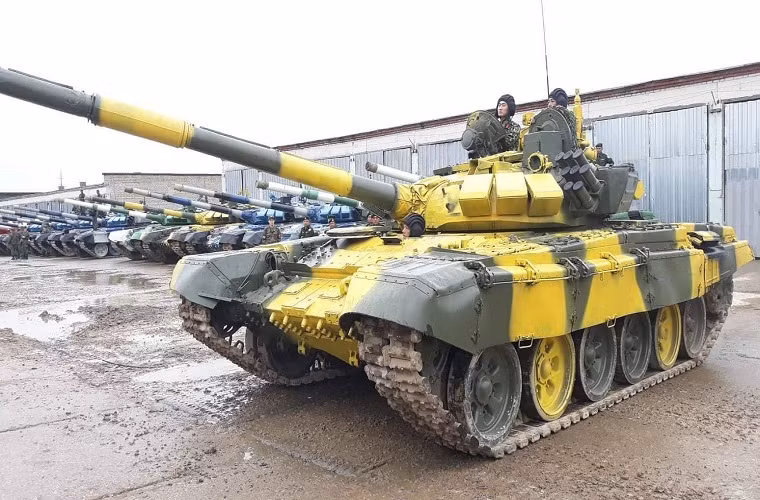 Theo bốc thăm hôm 23/7, màu sơn xe tăng T-72B3 của Việt Nam sẽ là màu vàng đen và trong ngày thi đầu tiên chúng ta sẽ đối đầu với các đội tuyển khá mạnh gồm Myanmar, Armenia và Kyrgyzstan. Cả ba quốc gia này đều có trong biên chế các biến thể của xe tăng T-72.