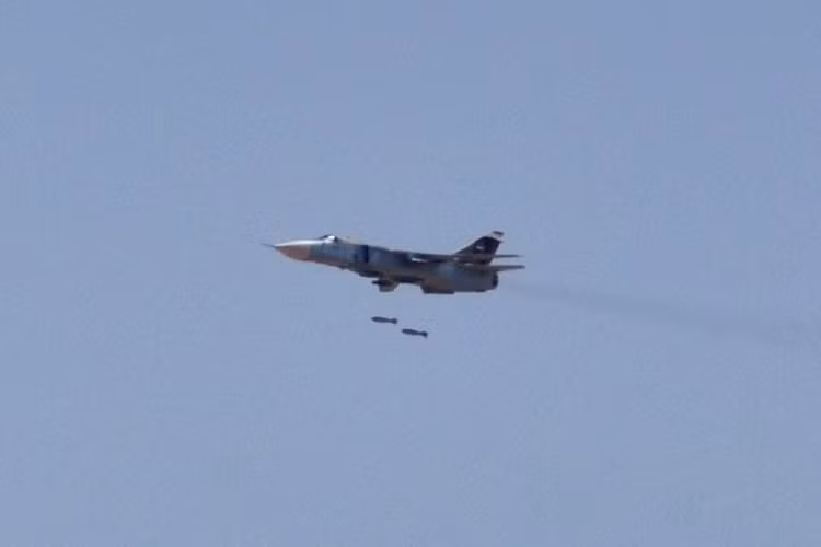 Ngoài những bức ảnh về Su-24M2 mới được đăng tải tài khoản @Syr_Mil_Wik gần như không mô tả gì thêm về công dụng của chiếc iPad trên Su-24M2 khiến nhiều người hoài nghi về độ trung thực của những bức ảnh này. Nguồn ảnh: @Syr_Mil_Wik.